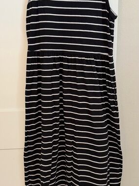 Black & White Striped Sleeveless Women’s Dress